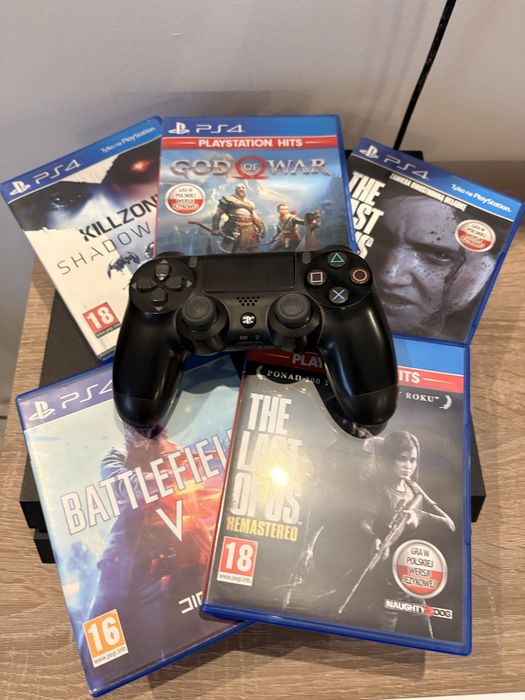 Konsola PlayStation 4