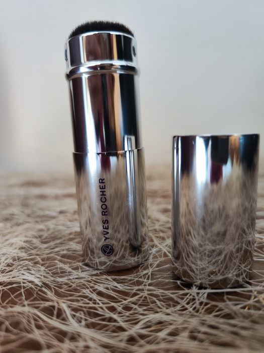 Pincel Retrátil de Maquiagem da Yves Rocher