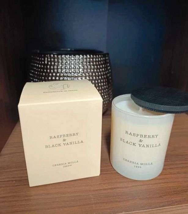 Vela Aromática Raspberry & Black Vanilla 230GR - Cereria Molla