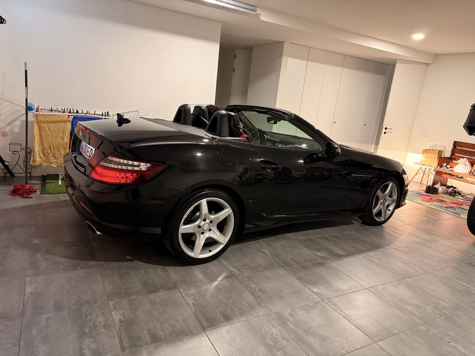 Mercedes SLK 250 AMG ( poderei aceitar retoma de moto ou carro)