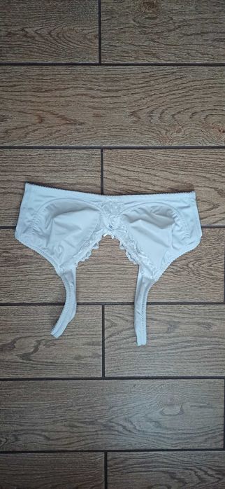 Biały biustonosz Bexleys Woman r. 85 D