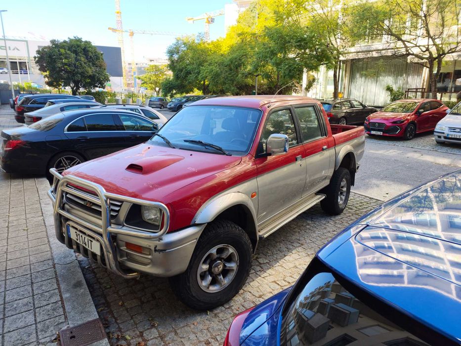 Mitsubishi L200 2.5 TD Strakar 4WD