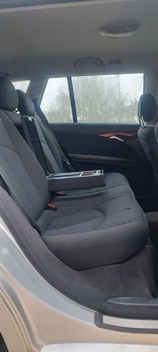 Mercedes-Benz E220 cdi
