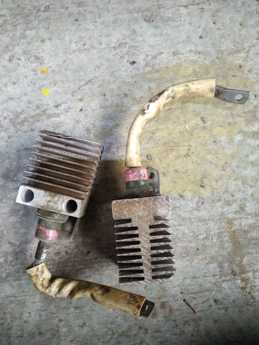 Діоди В 200 з радіаторами