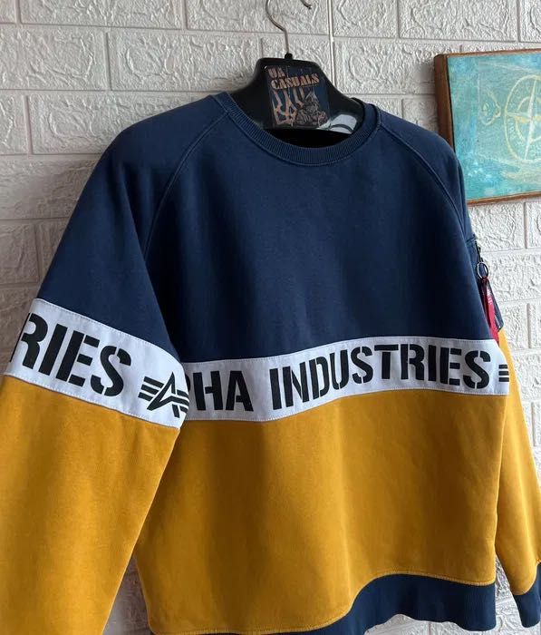 Свитшот - бомбер Alpha Industries під резинку з кишенею великий лого Л