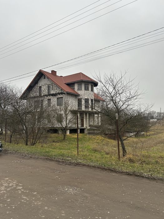 Продається недобудований будинок поруч з містом