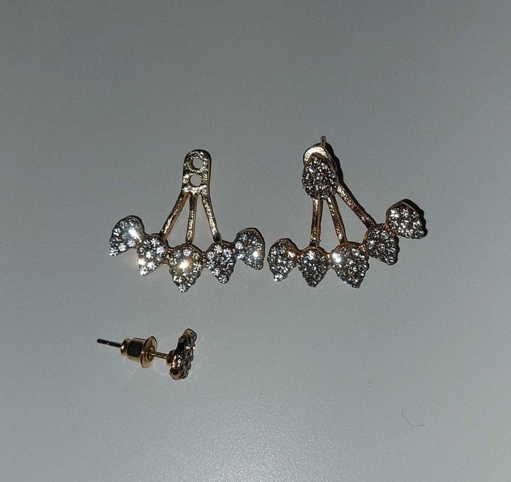 Conjunto de brincos dourados