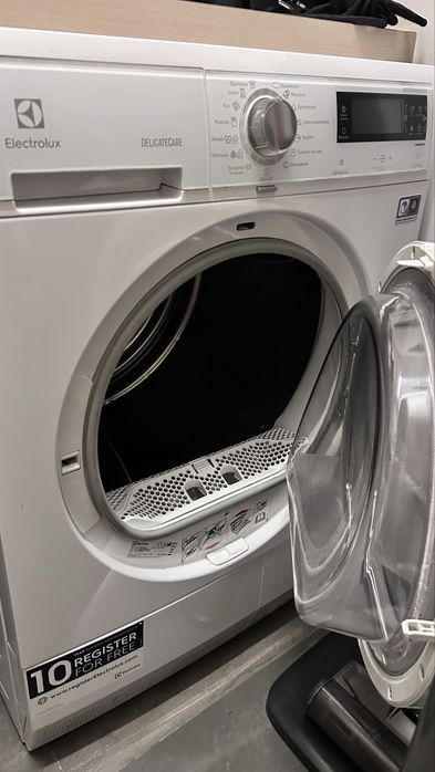 Suszarka z pompom ciepła  EDH4388GDE electrolux