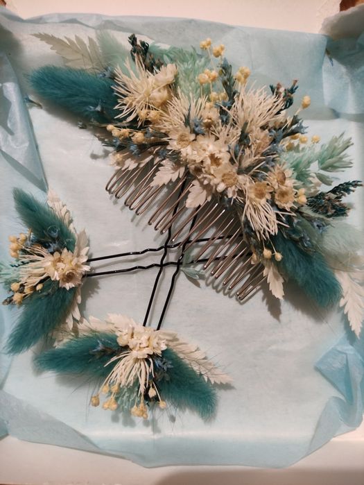 Гребінець і 2 шпильки