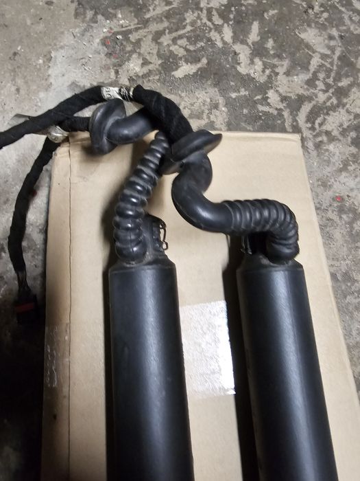 Siłowniki Amortyzatory Seat Ateca klapa tył