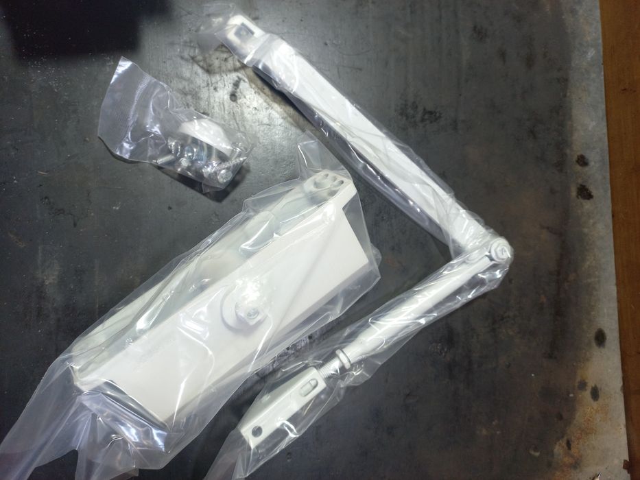 Доводчик дверной