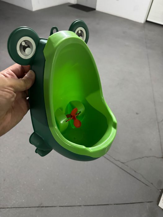 Urinol crianca forma sapo
