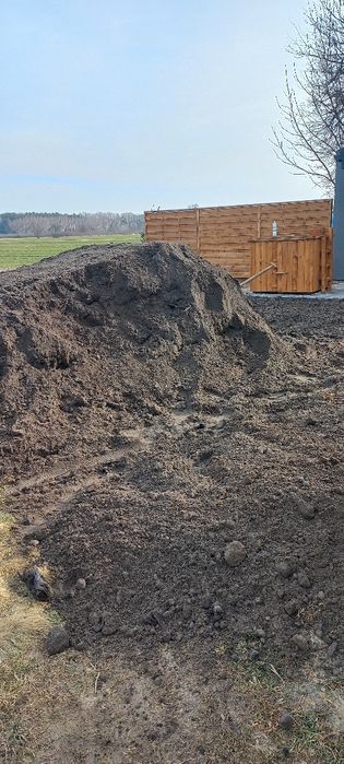 Ziemia na podniesienie ,wyrównanie terenu.  Ogród, trawnik.
