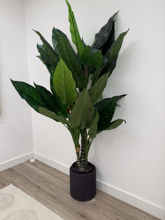 Planta Artificial Estrelícia Grande + Vaso Preto