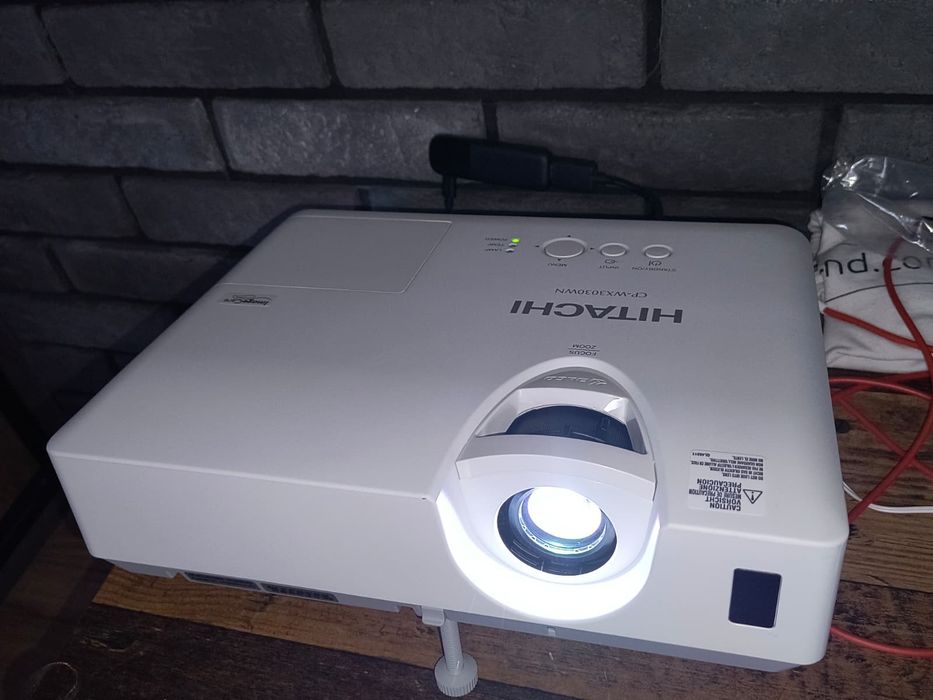 Projektor Hitachi CP WX3030WN