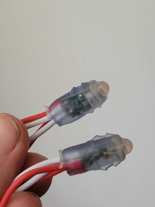 Світлодіоди чероні 12v