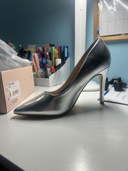 Srebrne szpilki vices