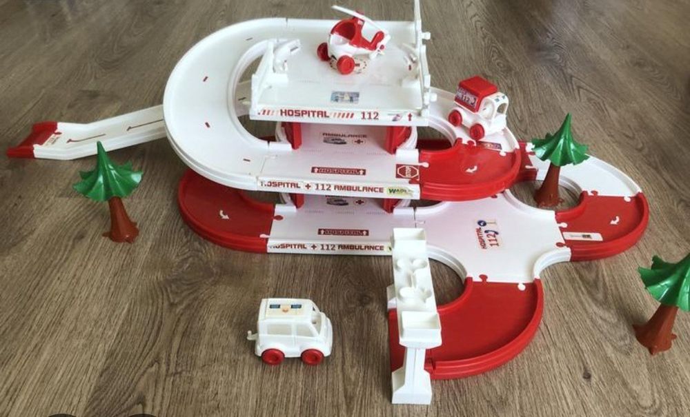 Дитячій набір Трек іграшка Wader Play tracks city Відділення швидкої