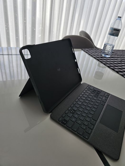 Logitech combo Touch iPad 12.9