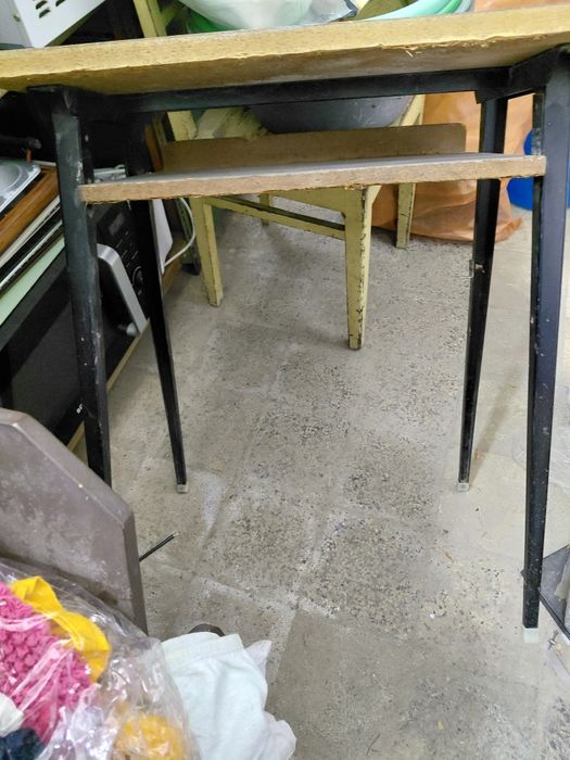 Mesa escolar,antiga,