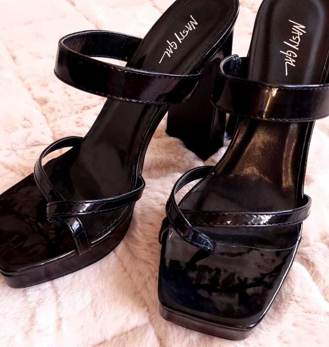 Lakierowane czarne platformy 39 Nasty Gal