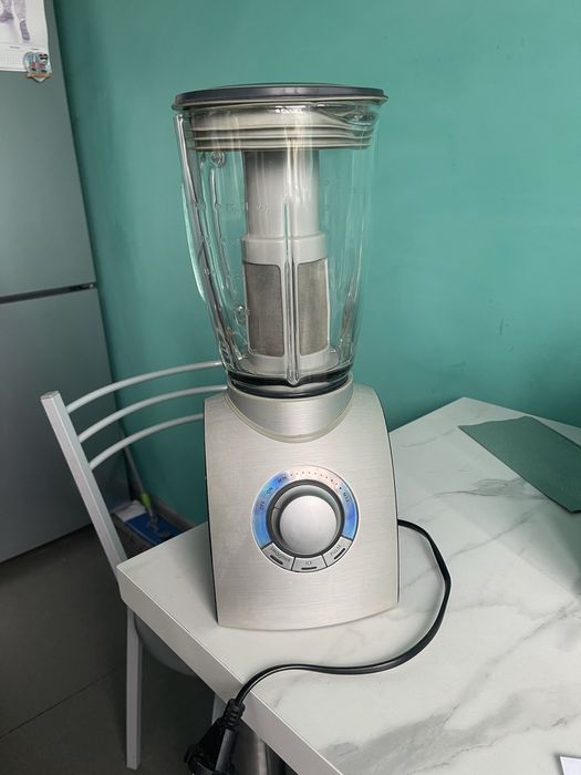 Блендер Philips з чашею для смузі та льоду