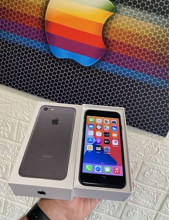 Продам айфон apple iPhone 7 32gb black R-sim 80$