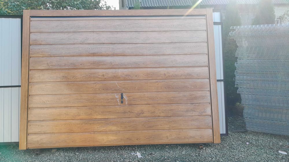 Brama garażowa uchylna