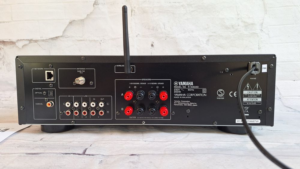 Yamaha R-N402D Amplituner Stereo 2x140W
