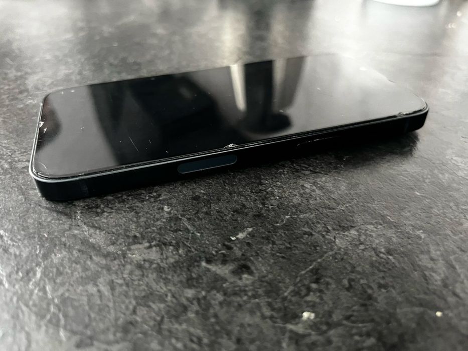 Продам iphone 13