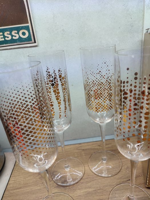 Zestaw szampanówek Ferrero Rocher pozłacane kieliszki