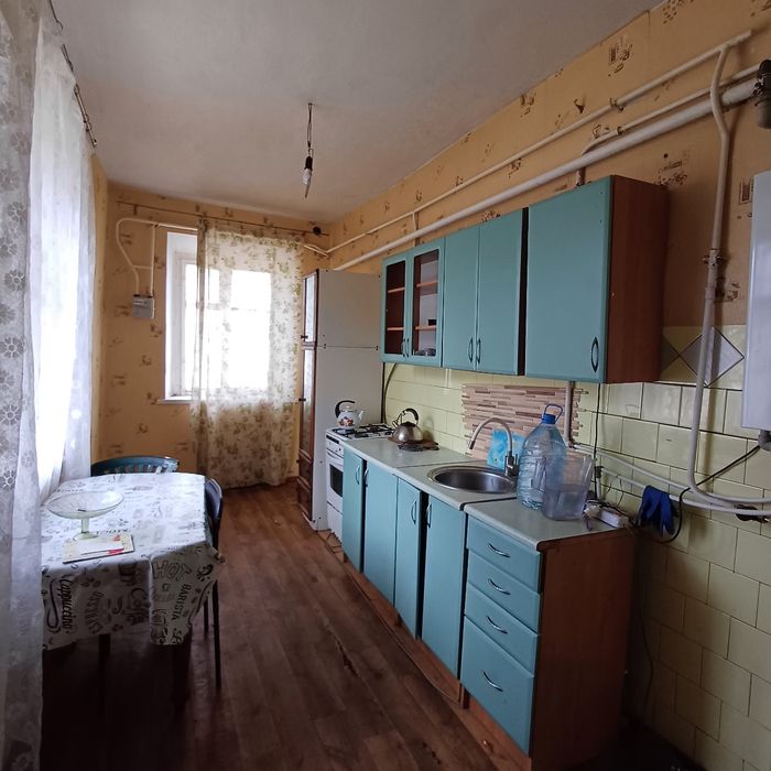 Будинок в центрі смт Софіївка