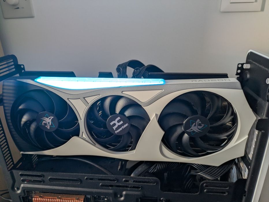 Placa gráfica AMD Powercolor Reva 9070 XT