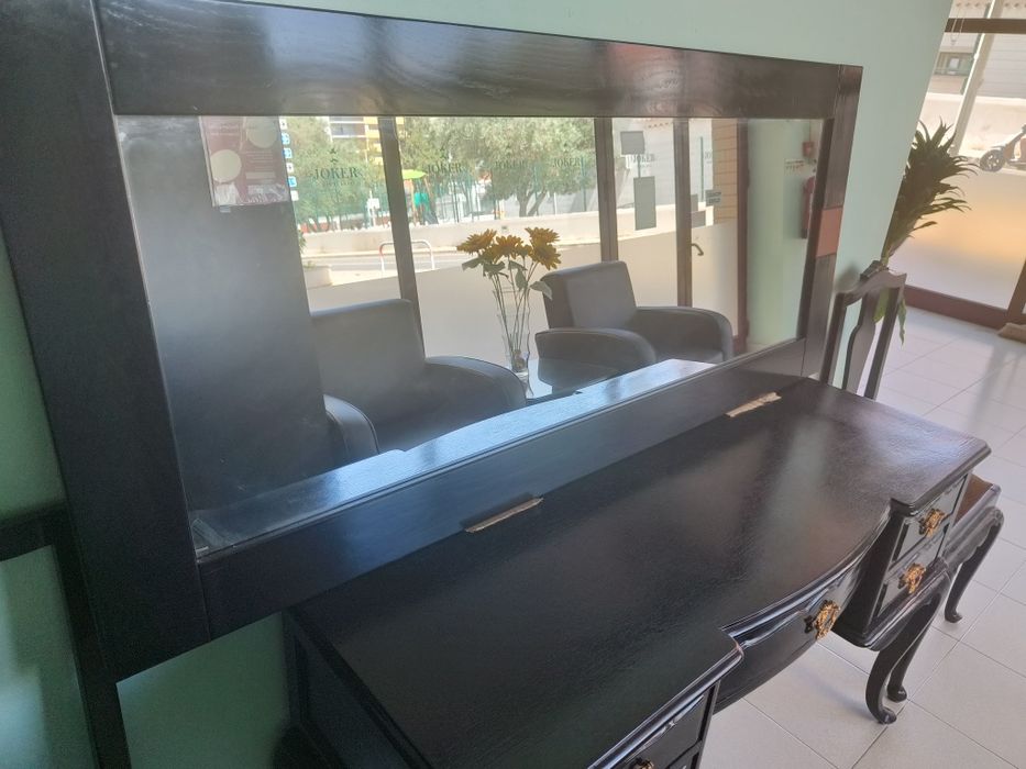 Vende se conjunto de móveis antigos