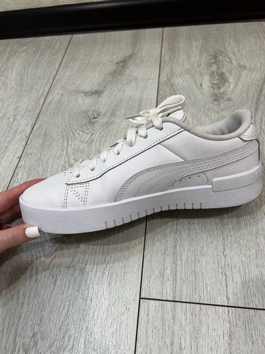 Кросівки Puma.