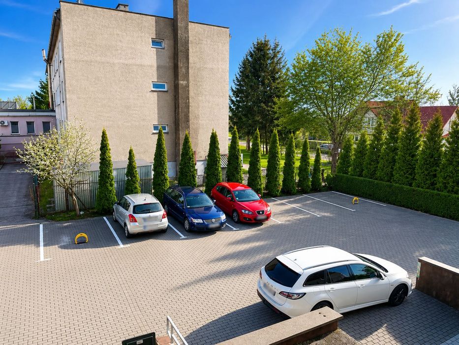 Sprzedam miejsca parkingowe przy Dworcowej 28