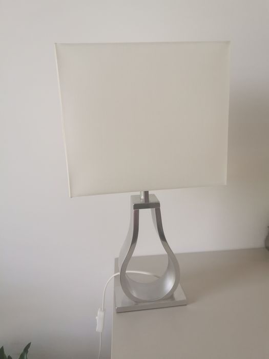 Lampka stołowa srebrna