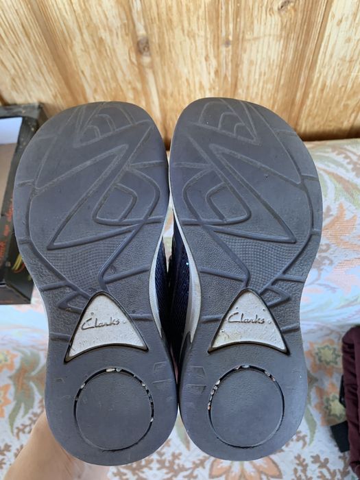 Кросівки на дівчинку clarks