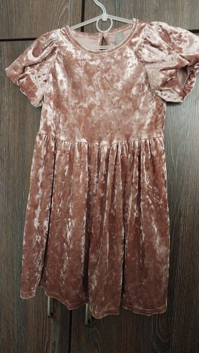 Сукня для дівчинки 122 розмір