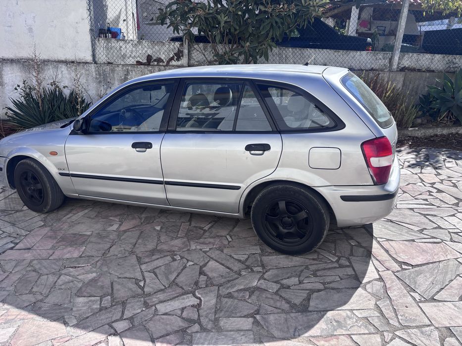Mazda 323 ano 99