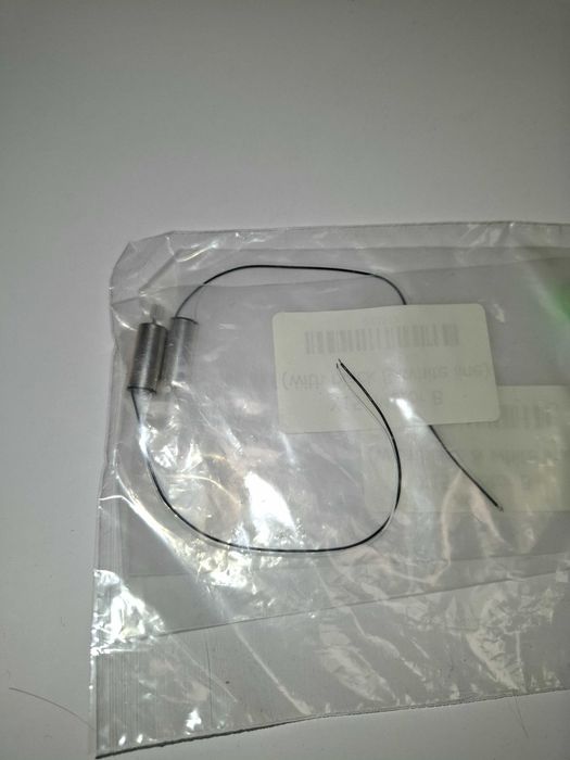 Syma X15 silnik B z czarnym i białym kablem