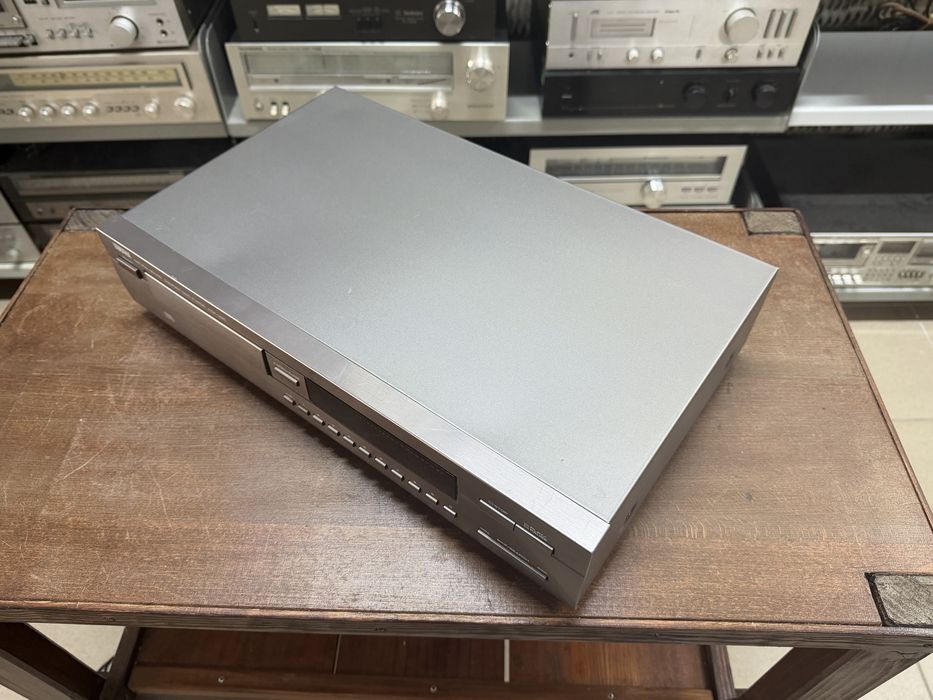 Odtwarzacz płyt CD Yamaha CDX-390 Audio Room