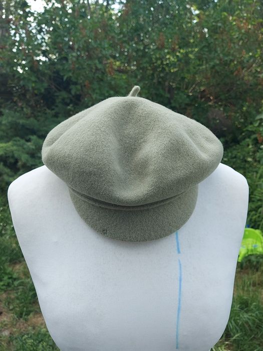 Beret damski oliwkowy firma FEZKO Fanky 11 100%wełna