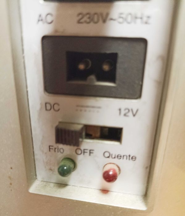 Refrigerador de 230 V  e 12 V
