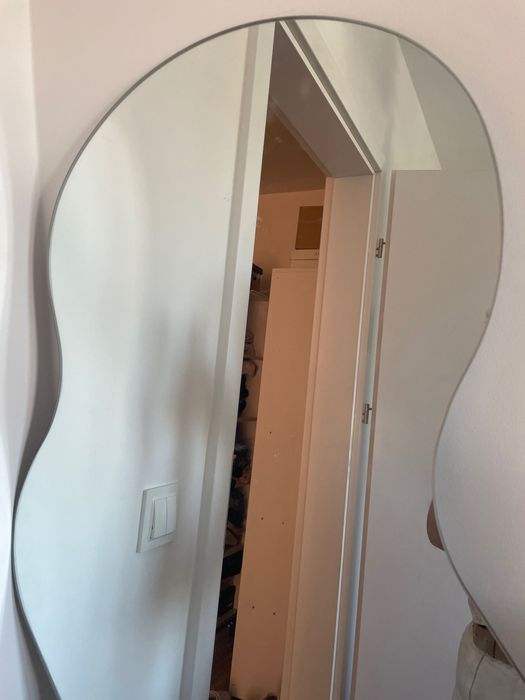 Lustro w kształcie gitary