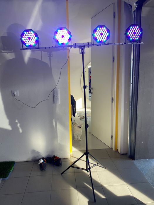 Tripe com 4 projetires dmx