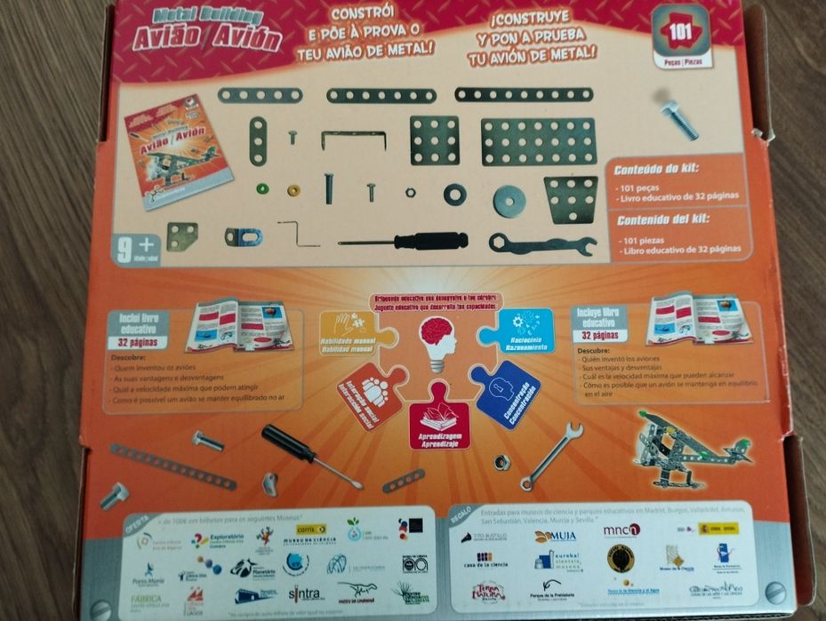 Avião - Metal Building - Science4You