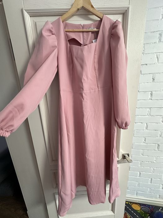 Сукня пудрова нова