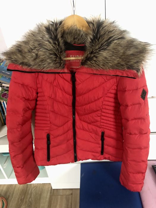 Kurtka czerwona superdry