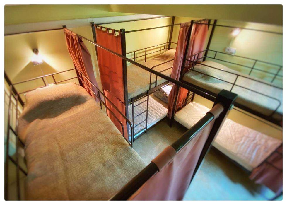 Комфортний хостел з гарним ремонтом. Метро Голосіївська 5 хвилин пішки